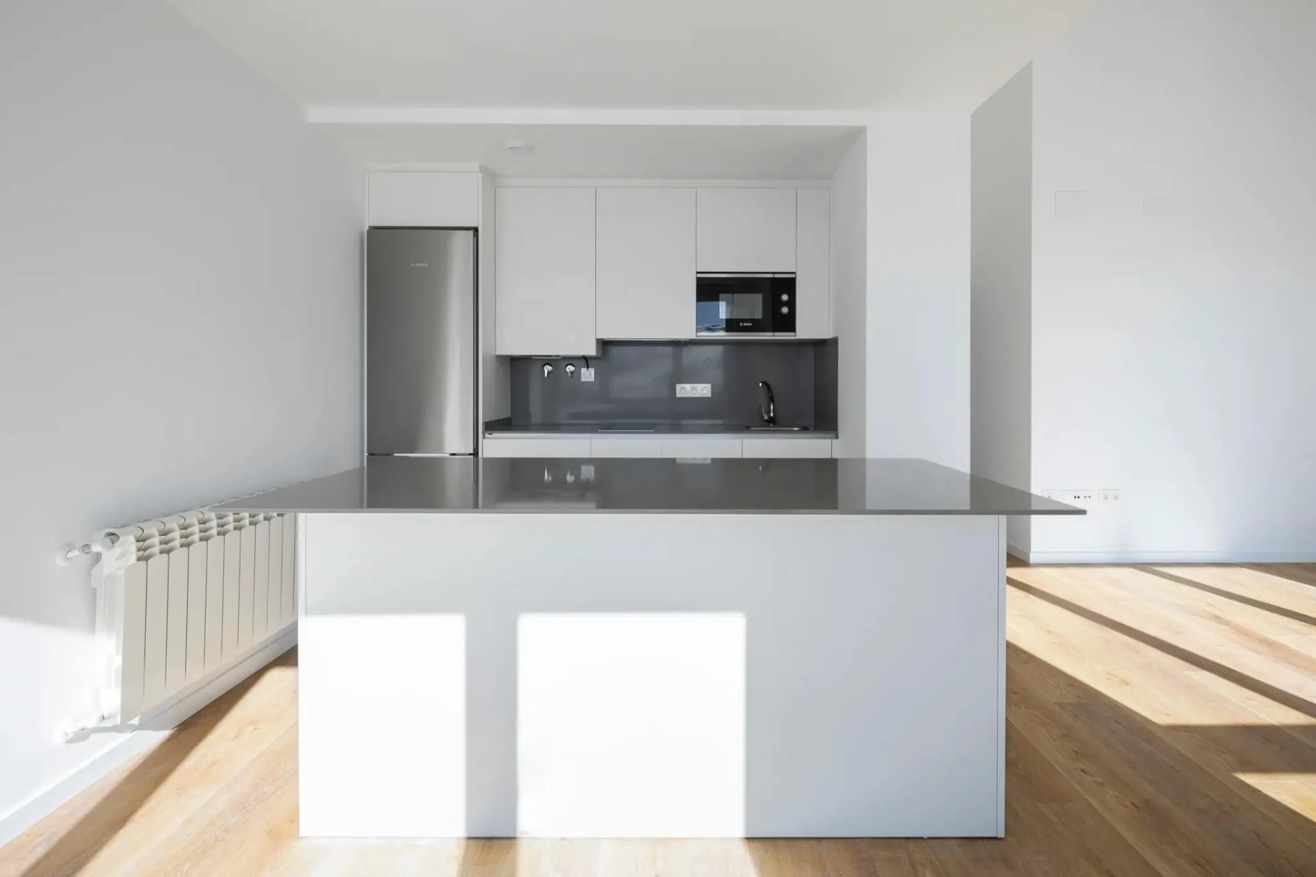 NEW BUILD RESIDENTIAL IN SIERRA NEVADA& & New Build residential consists of 20 key ready studios and apartments, which perfectly fuse the authenticity of tradition and modern comfort.& & Every detail has been meticulously selected to provide a