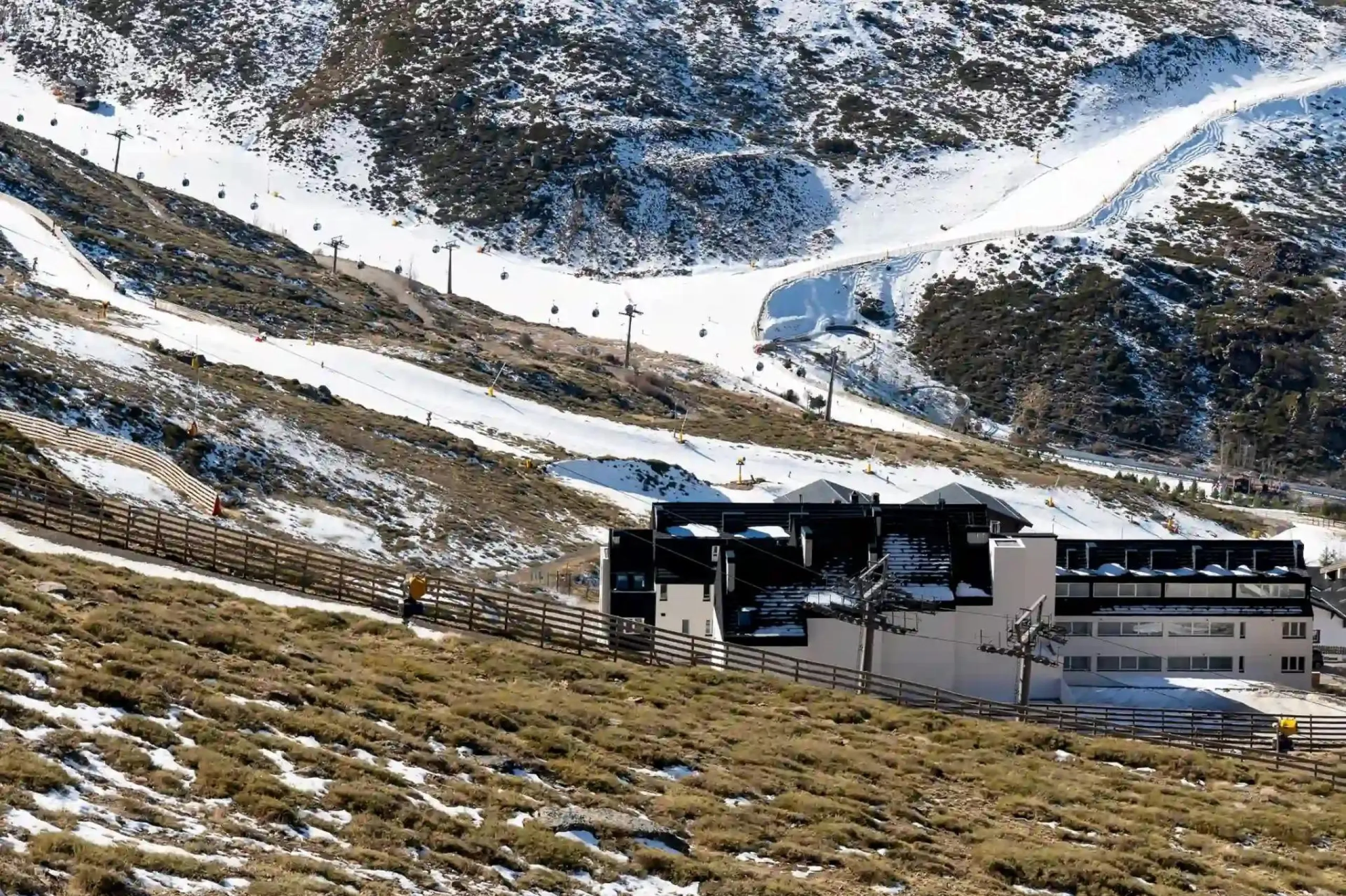 NEW BUILD RESIDENTIAL IN SIERRA NEVADA& & New Build residential consists of 20 key ready studios and apartments, which perfectly fuse the authenticity of tradition and modern comfort.& & Every detail has been meticulously selected to provide a