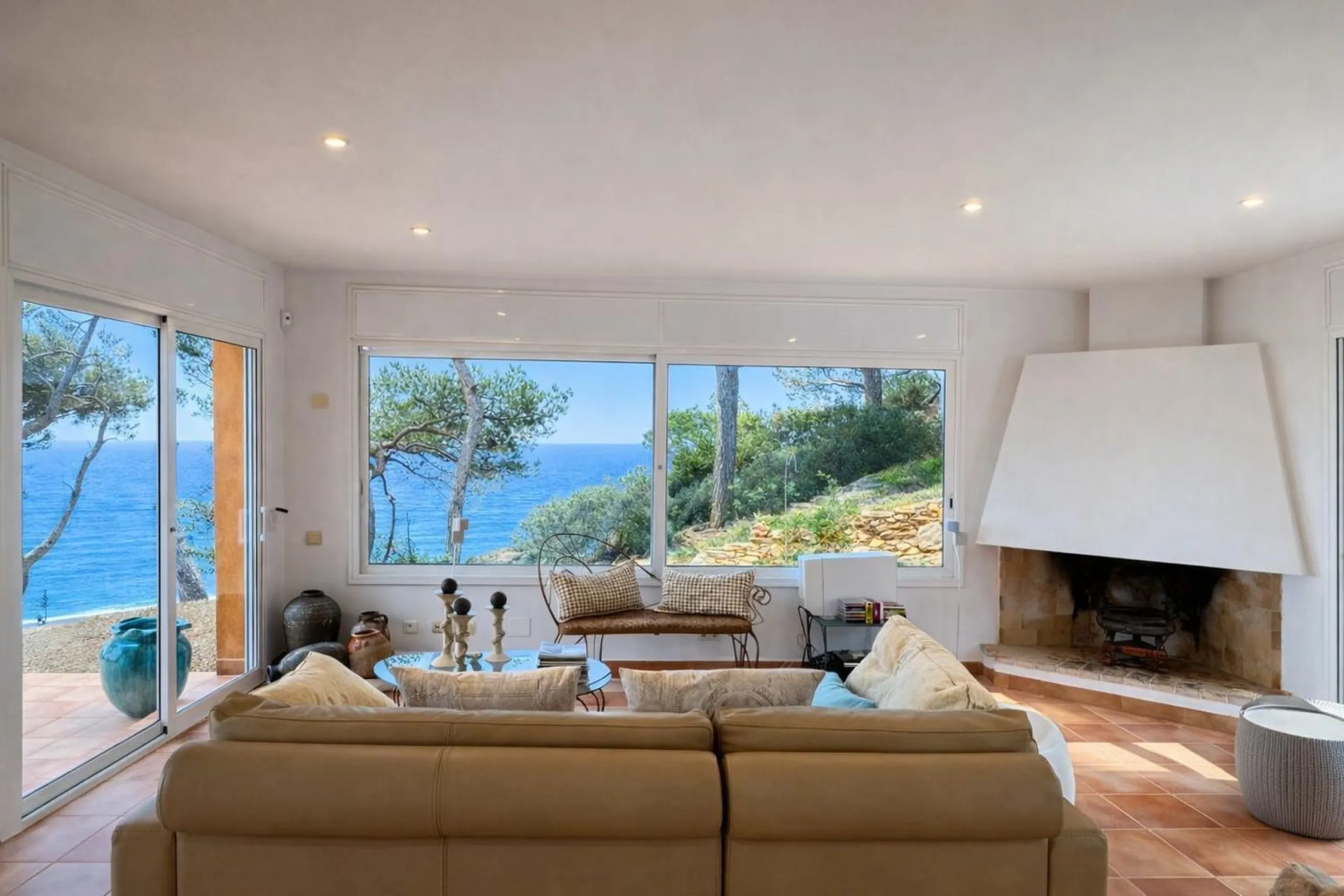 Detached frontline sea villa between Pals and Begur, Costa Brava