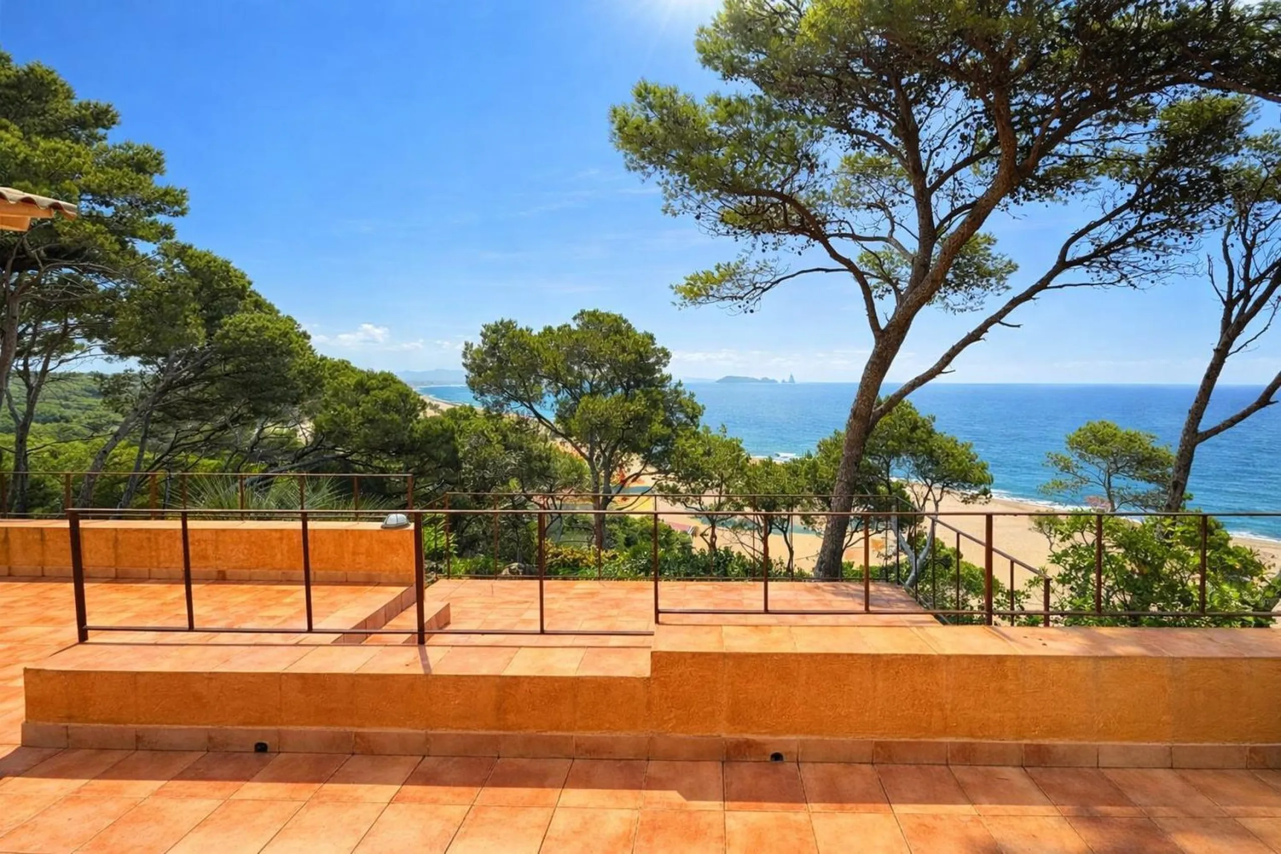 Detached frontline sea villa between Pals and Begur, Costa Brava