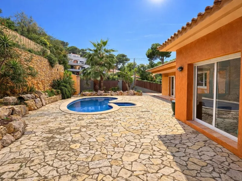 Detached frontline sea villa between Pals and Begur, Costa Brava