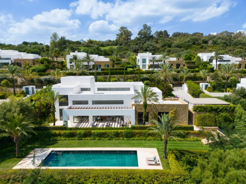 NEW BUILD EXCLUSIVE LUXURY VILLA AT FINCA CORTESÍN, CASARES& & Nestled within the enclave in the Finca Cortesin resort, this New Build villa exudes the charm of Ibiza-style residences. & The white structure, adorned with traditional Mediterranean