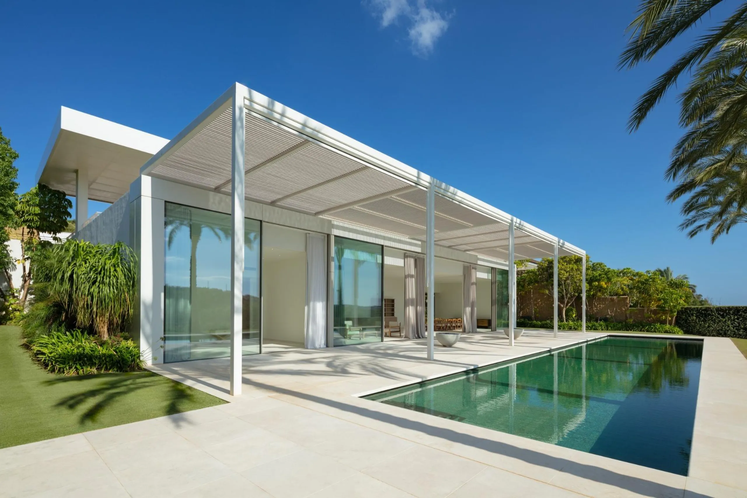 NEW BUILD EXCLUSIVE LUXURY VILLA AT FINCA CORTESÍN, CASARES& & This astonishing villa is the embodiment of luxury golfside living. Meticulously designed by the esteemed architects Vicens &amp; Romans, this opulent residence showcases an unrivalled a