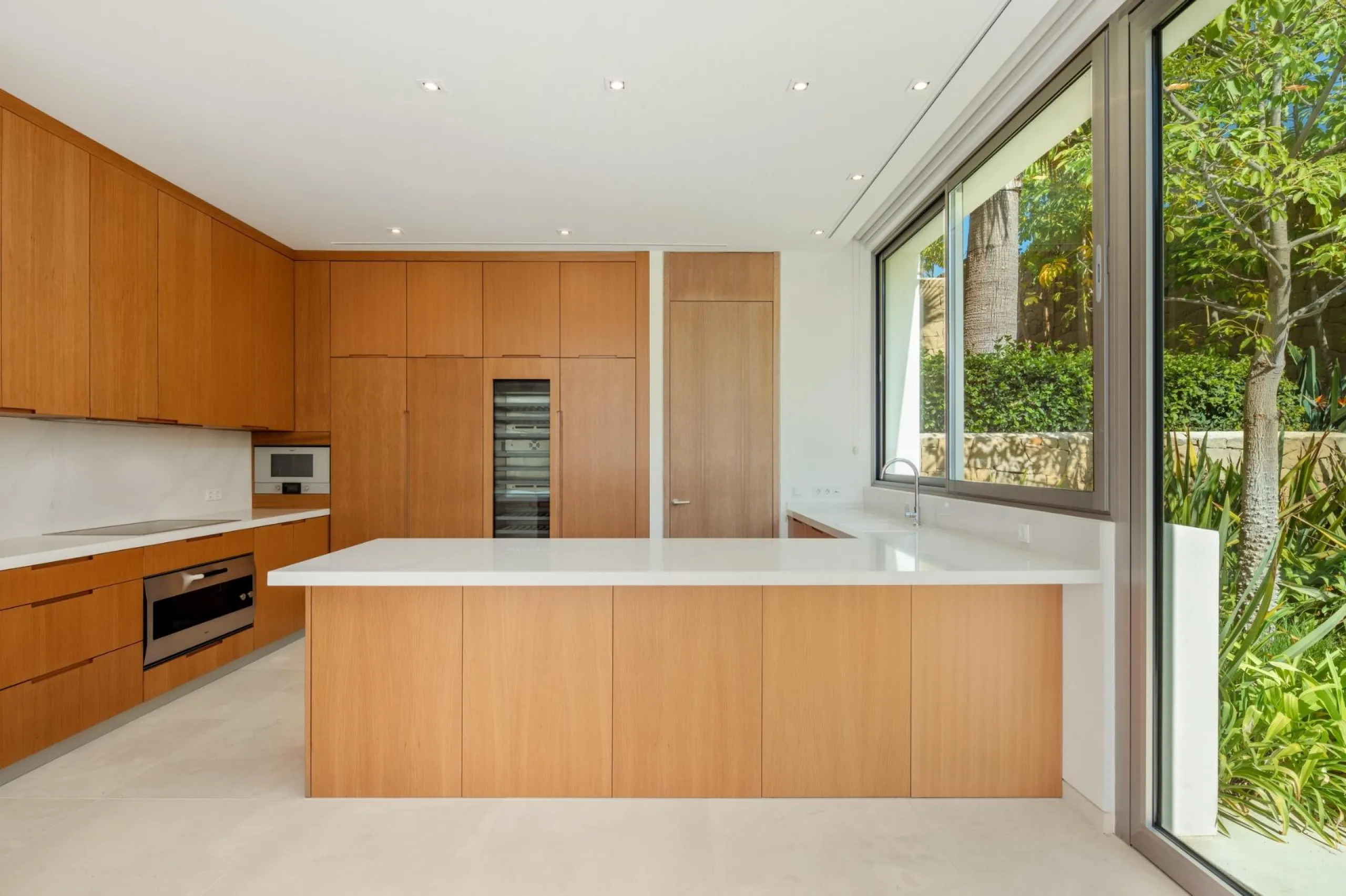 NEW BUILD EXCLUSIVE LUXURY VILLA AT FINCA CORTESÍN, CASARES& & This astonishing villa is the embodiment of luxury golfside living. Meticulously designed by the esteemed architects Vicens &amp; Romans, this opulent residence showcases an unrivalled a