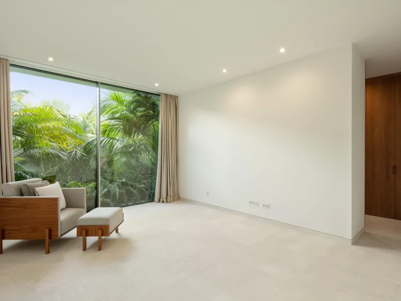 NEW BUILD EXCLUSIVE LUXURY VILLA AT FINCA CORTESÍN, CASARES& & This astonishing villa is the embodiment of luxury golfside living. Meticulously designed by the esteemed architects Vicens &amp; Romans, this opulent residence showcases an unrivalled a