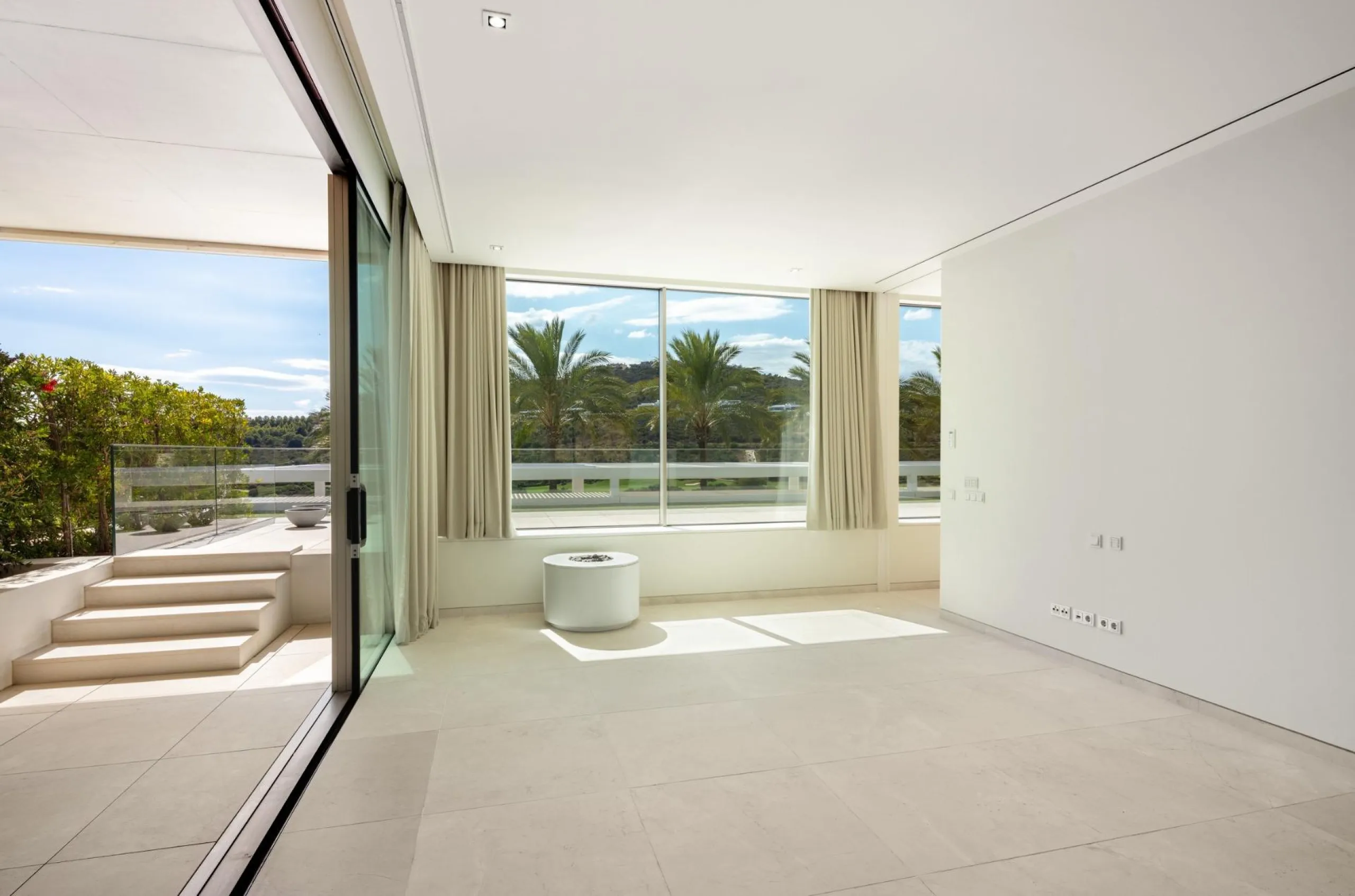 NEW BUILD EXCLUSIVE LUXURY VILLA AT FINCA CORTESÍN, CASARES& & This astonishing villa is the embodiment of luxury golfside living. Meticulously designed by the esteemed architects Vicens &amp; Romans, this opulent residence showcases an unrivalled a