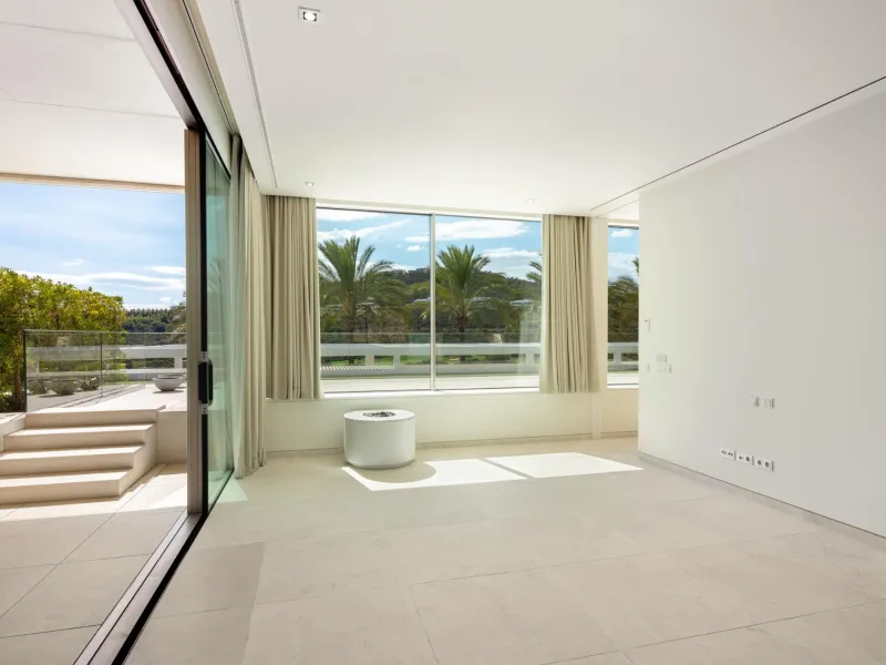 NEW BUILD EXCLUSIVE LUXURY VILLA AT FINCA CORTESÍN, CASARES& & This astonishing villa is the embodiment of luxury golfside living. Meticulously designed by the esteemed architects Vicens &amp; Romans, this opulent residence showcases an unrivalled a