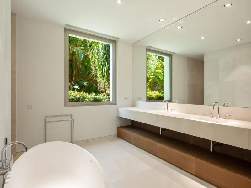 NEW BUILD EXCLUSIVE LUXURY VILLA AT FINCA CORTESÍN, CASARES& & This astonishing villa is the embodiment of luxury golfside living. Meticulously designed by the esteemed architects Vicens &amp; Romans, this opulent residence showcases an unrivalled a