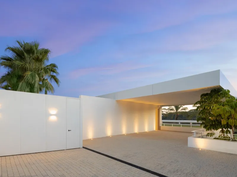 NEW BUILD EXCLUSIVE LUXURY VILLA AT FINCA CORTESÍN, CASARES& & This astonishing villa is the embodiment of luxury golfside living. Meticulously designed by the esteemed architects Vicens &amp; Romans, this opulent residence showcases an unrivalled a