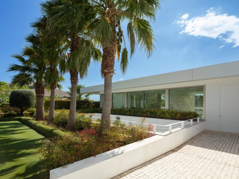 NEW BUILD EXCLUSIVE LUXURY VILLA AT FINCA CORTESÍN, CASARES& & This astonishing villa is the embodiment of luxury golfside living. Meticulously designed by the esteemed architects Vicens &amp; Romans, this opulent residence showcases an unrivalled a