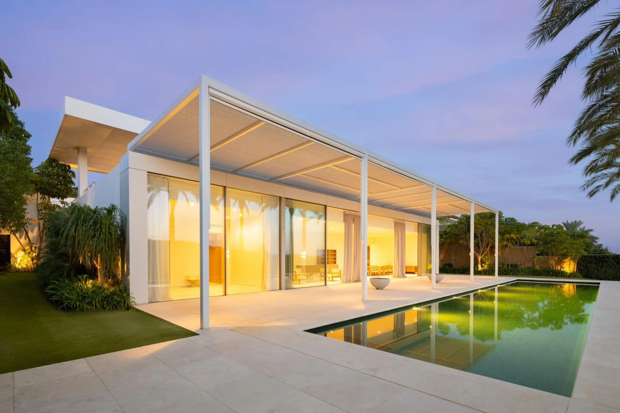 NEW BUILD EXCLUSIVE LUXURY VILLA AT FINCA CORTESÍN, CASARES& & This astonishing villa is the embodiment of luxury golfside living. Meticulously designed by the esteemed architects Vicens &amp; Romans, this opulent residence showcases an unrivalled a