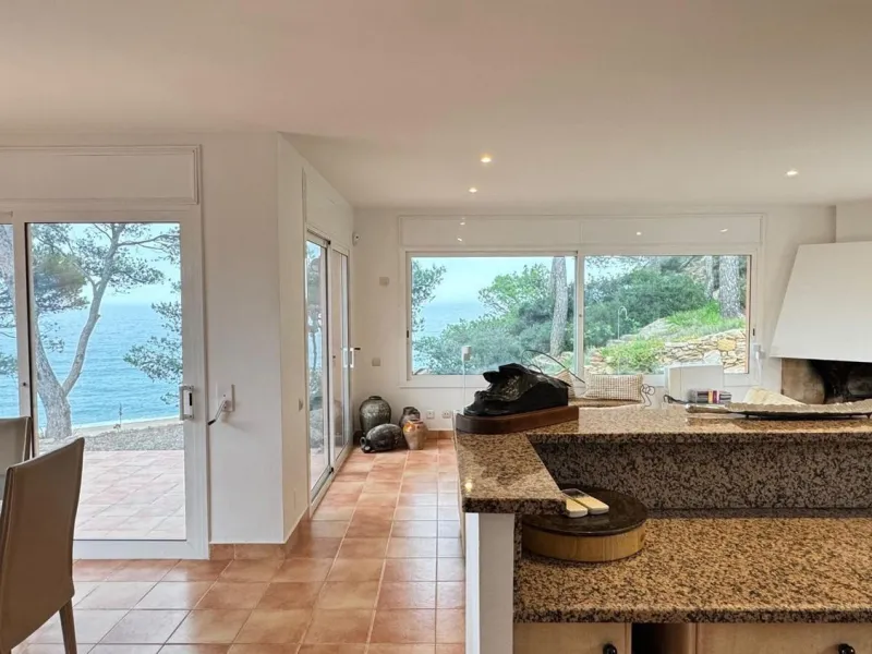 Detached frontline sea villa between Pals and Begur, Costa Brava