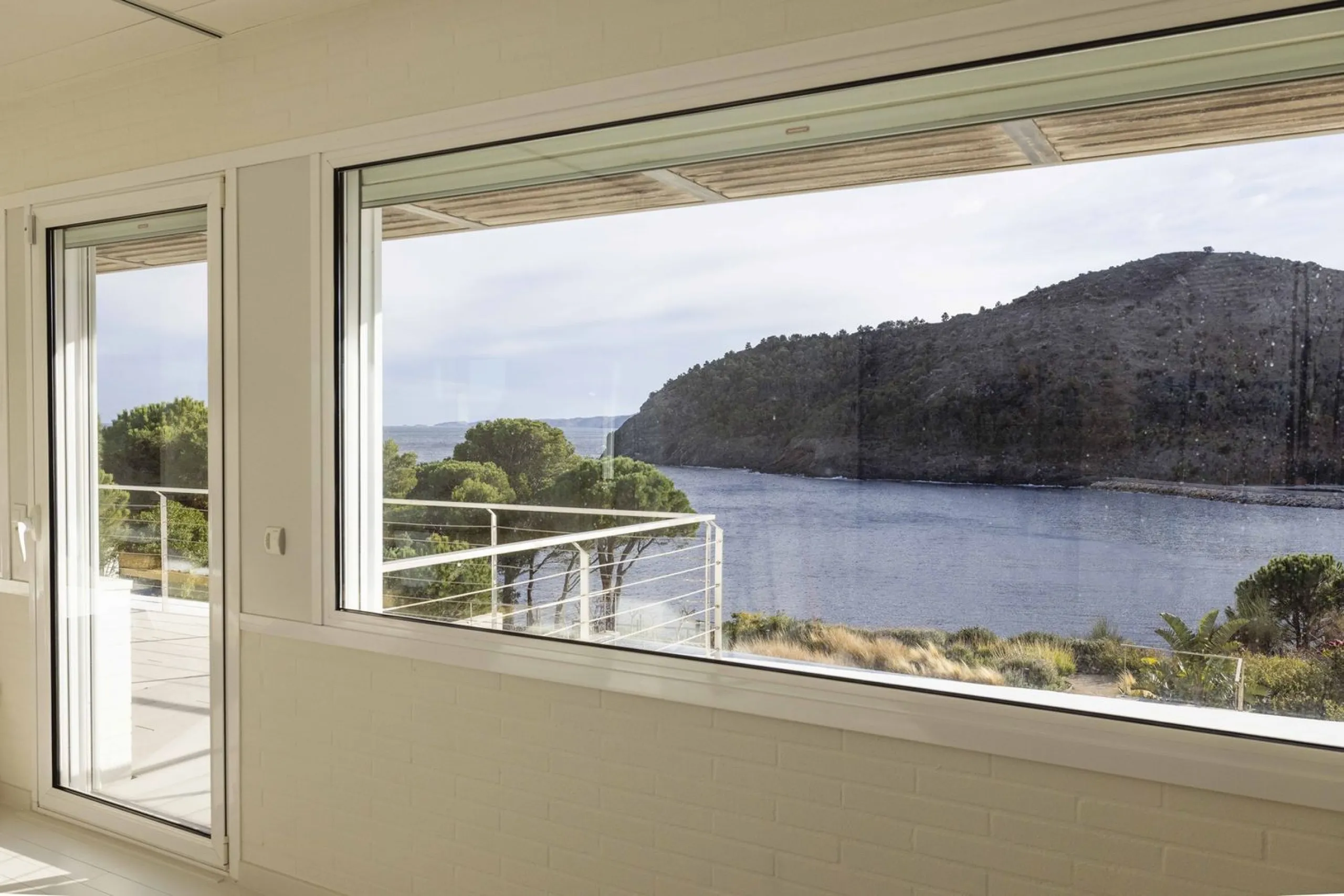Villa exclusiva y moderna con acceso al mar en Costa Brava