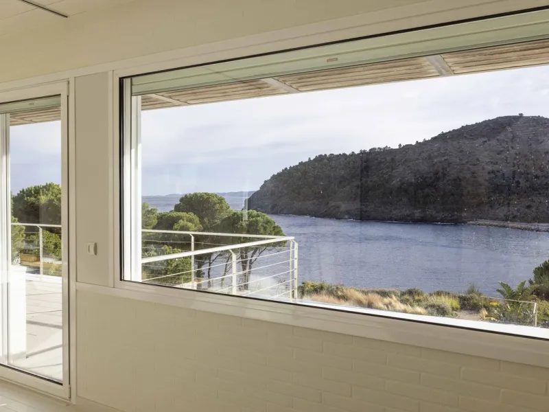 Villa exclusiva y moderna con acceso al mar en Costa Brava