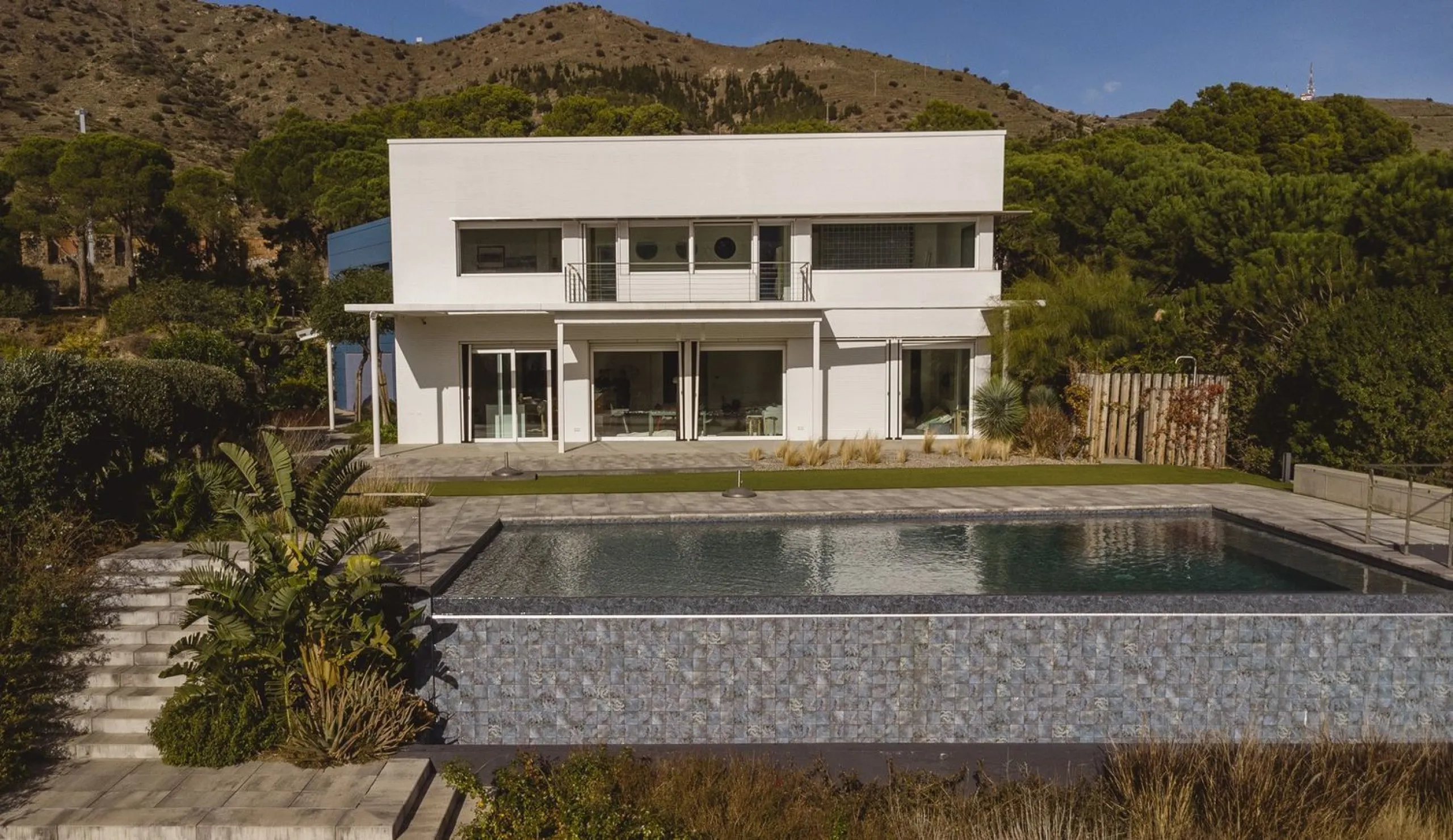 Villa exclusiva y moderna con acceso al mar en Costa Brava