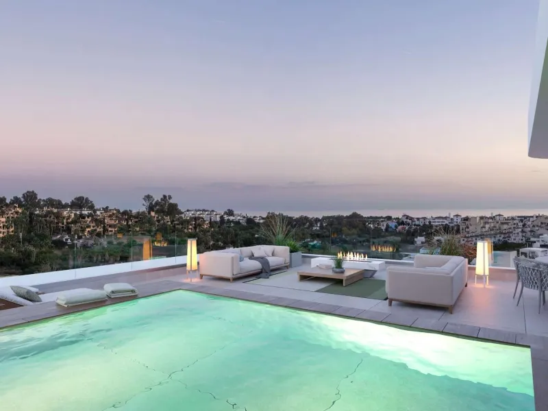 NEW BUILD RESIDENTIAL COMPLEX IN EL PARAISO, MALAGA& & If you are looking for a place to relax, enjoy the sun, gastronomy, and outdoor sports... you are in the right place. New Build Residence is a boutique residential complex of 15 modern homes in 