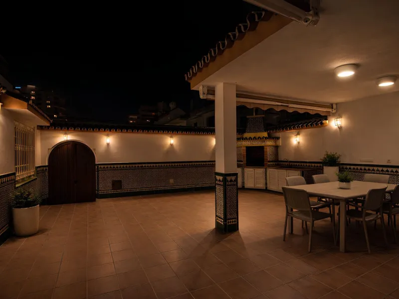 We are pleased to present this fantastic property located in the exclusive and quiet area of Pueblo López, one of the most sought-after neighborhoods in Fuengirola, within walking distance of all amenities, shops, and services.
