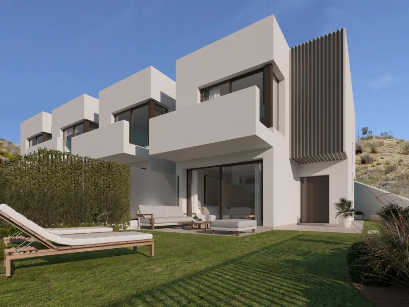 NEW BUILD TOWNHOUSES NEAR MALAGA& & New Build residential complex is located in Rincón de la Victoria, to the east of Málaga city. & & Its beautiful beaches, its proximity to all kinds of services and its incomparable landscapes make this muni