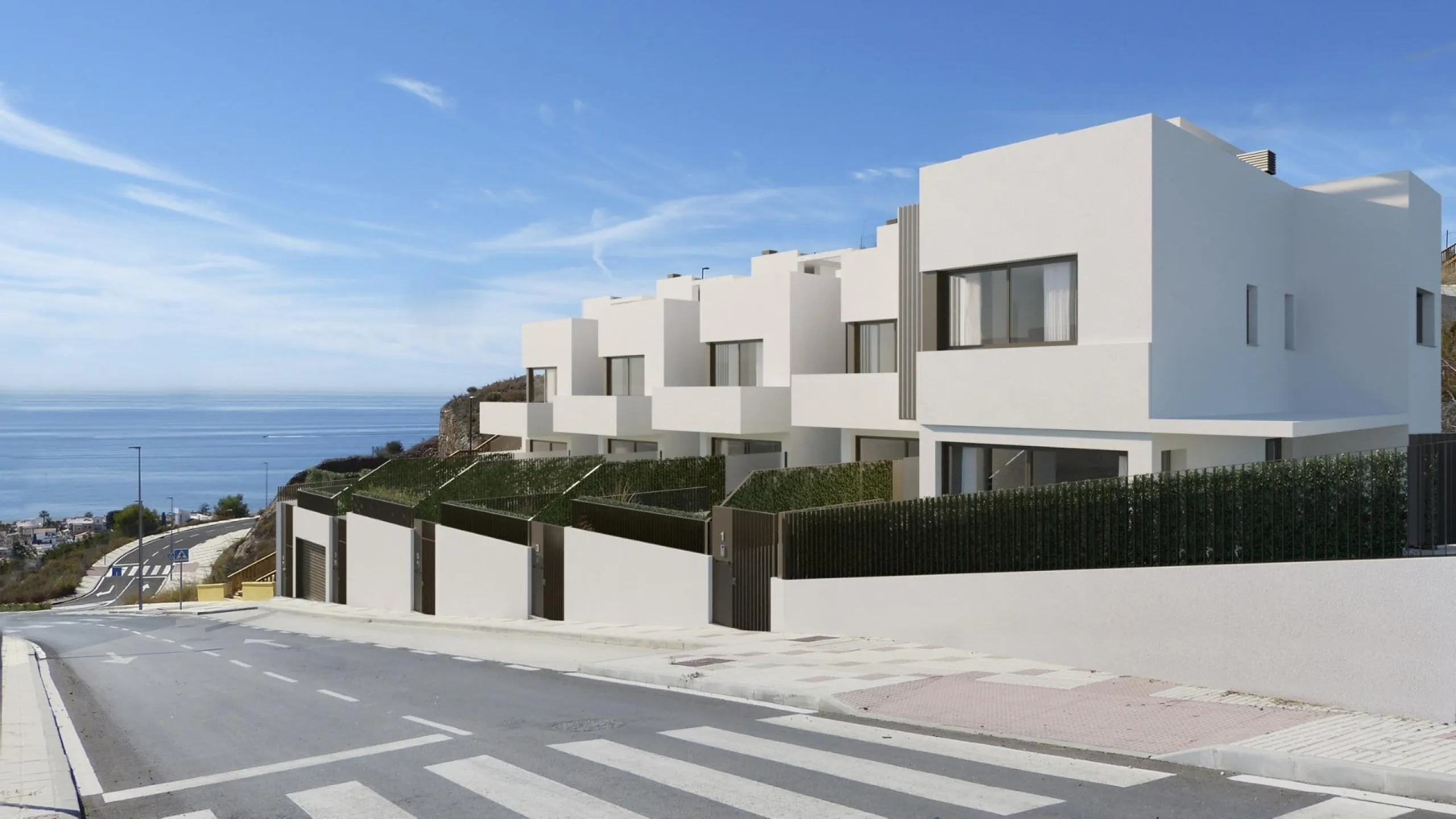 NEW BUILD TOWNHOUSES NEAR MALAGA& & New Build residential complex is located in Rincón de la Victoria, to the east of Málaga city. & & Its beautiful beaches, its proximity to all kinds of services and its incomparable landscapes make this muni