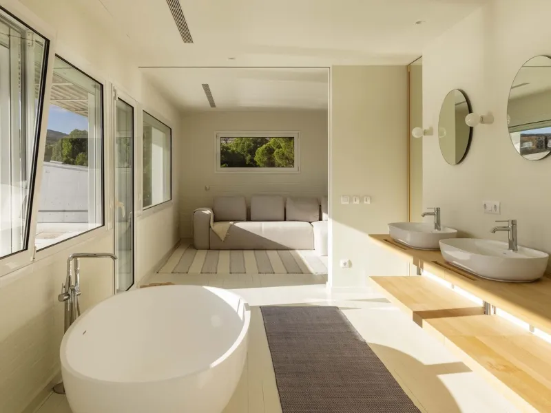 Villa exclusiva y moderna con acceso al mar en Costa Brava