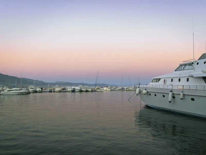 NEW BUILD RESIDENTIAL COMPLEX AT LOS JARALILLOS, BENAHAVIS& & New Build residential complex of 60 apartments and penthouses with parking space and private storage room located in the Benahavís area.& & The new residential is part of the renown