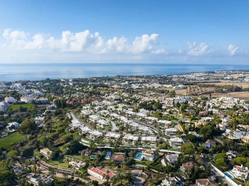 NEW BUILD LUXURY VILLAS NEAR MARBELLA& & Nestled within the illustrious enclave of Nueva Andalucia, New Project provides residents a luxurious escape that embodies the true essence of luxury living. With its privileged location in Nueva Andalucia, r