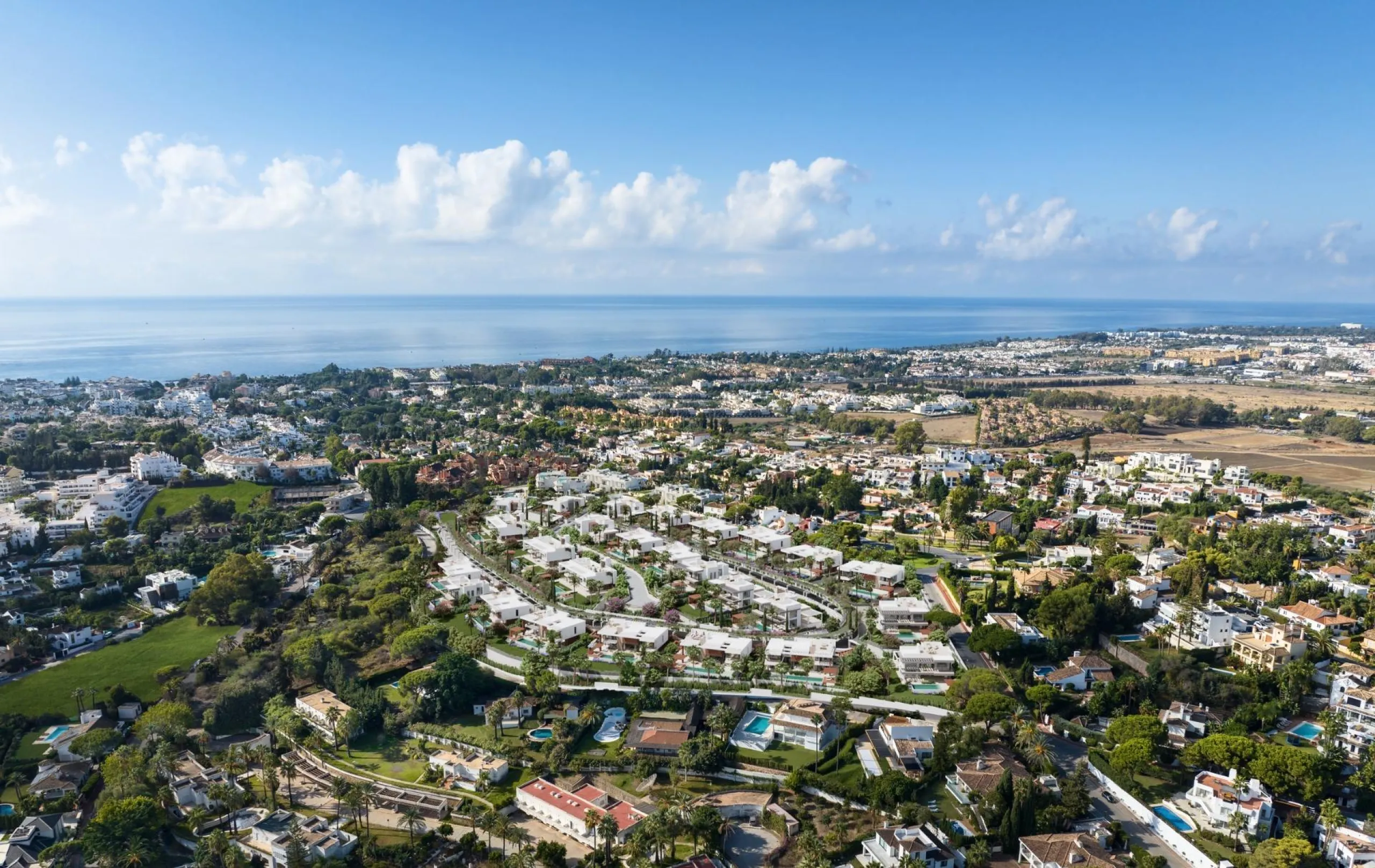 NEW BUILD LUXURY VILLAS NEAR MARBELLA& & Nestled within the illustrious enclave of Nueva Andalucia, New Project provides residents a luxurious escape that embodies the true essence of luxury living. With its privileged location in Nueva Andalucia, r