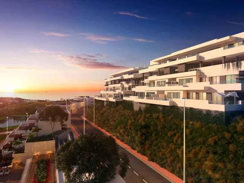 NEW BUILD RESIDENTIAL COMPLEX IN LAS LAGUNAS DE MIJAS& & New Build residential complex with the sea views consists of a total of 82 properties to be built in 2 phases. & Phase 1 corresponds to blocks 1 to 5, with 50 units; and phase 2, blocks 6 a