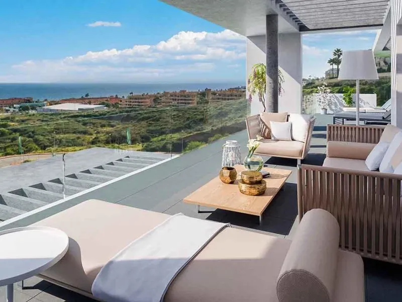 NEW BUILD RESIDENTIAL COMPLEX IN LAS LAGUNAS DE MIJAS& & New Build residential complex with the sea views consists of a total of 82 properties to be built in 2 phases. & Phase 1 corresponds to blocks 1 to 5, with 50 units; and phase 2, blocks 6 a