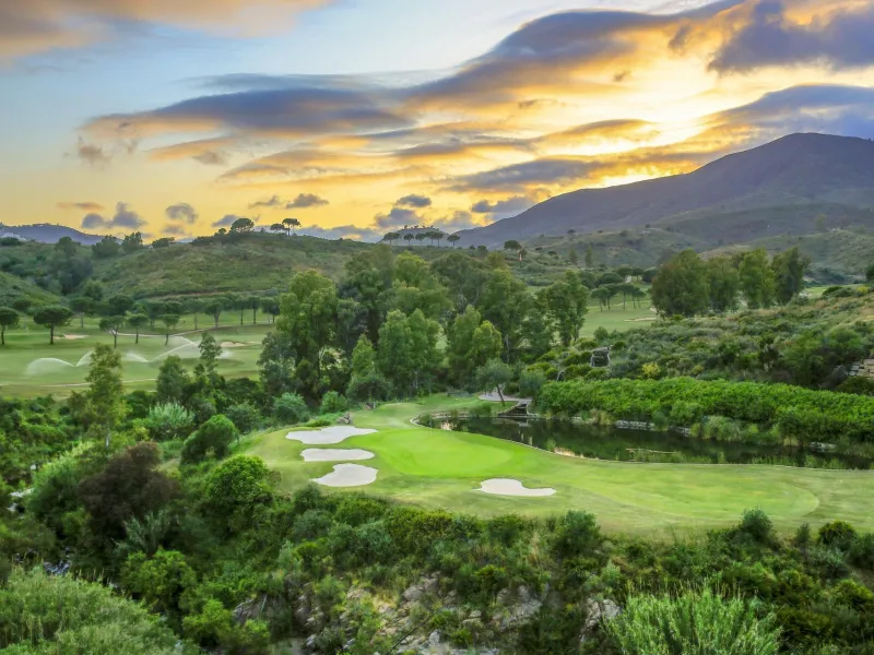 NEW BUILD RESIDENTIAL COMPLEX AT LA CALA GOLF RESORT, MIJAS& & New Build residential complex of apartments and penthouses at the La Cala Golf Resort.& & The residence is being built at the top of the hill overlooking the Europa Golf Course, in