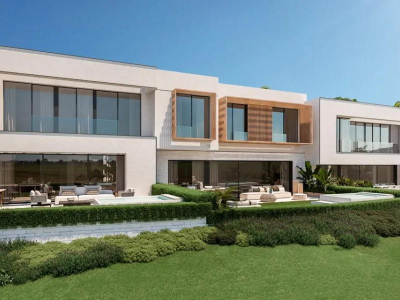 NEW BUILD TOWNOUSES NEAR MIJAS ON THE GOLF RESORT& & Luxury New Build residential of 58 incredible 2 and 3 bedroom townhouses to be built to the highest specification overlooking the renowned La Cala Resort Golf course. Reaching the pinnacle of cont