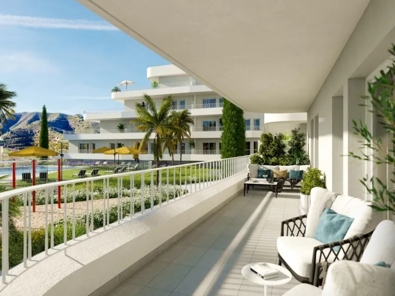 NEW BUILD RESIDENTIAL COMPLEX IN FUENGIROLA& & An exclusive New Build residential complex in Fuengirola to enjoy the privileged sunsets of the Costa del Sol.& & Consisting of two buildings with 74 apartments and penthouses, including two parki