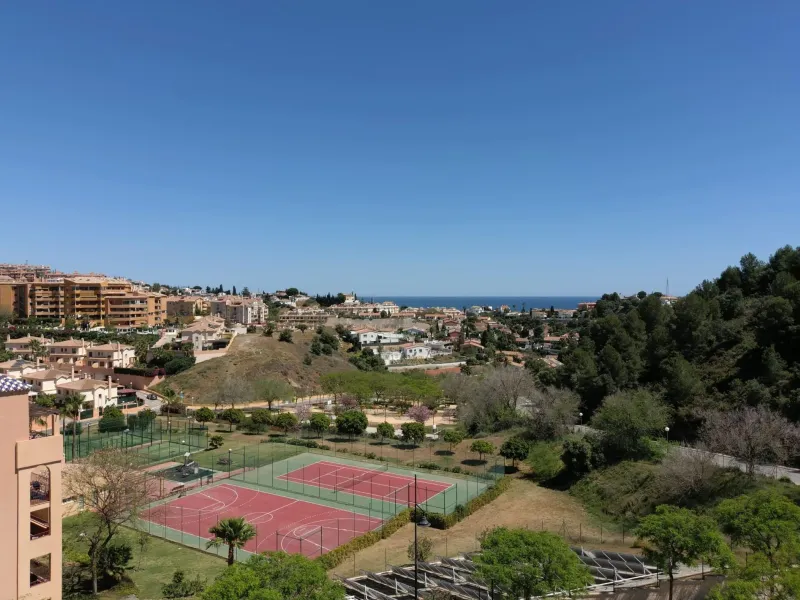 NEW BUILD RESIDENTIAL COMPLEX IN FUENGIROLA& & An exclusive New Build residential complex in Fuengirola to enjoy the privileged sunsets of the Costa del Sol.& & Consisting of two buildings with 74 apartments and penthouses, including two parki
