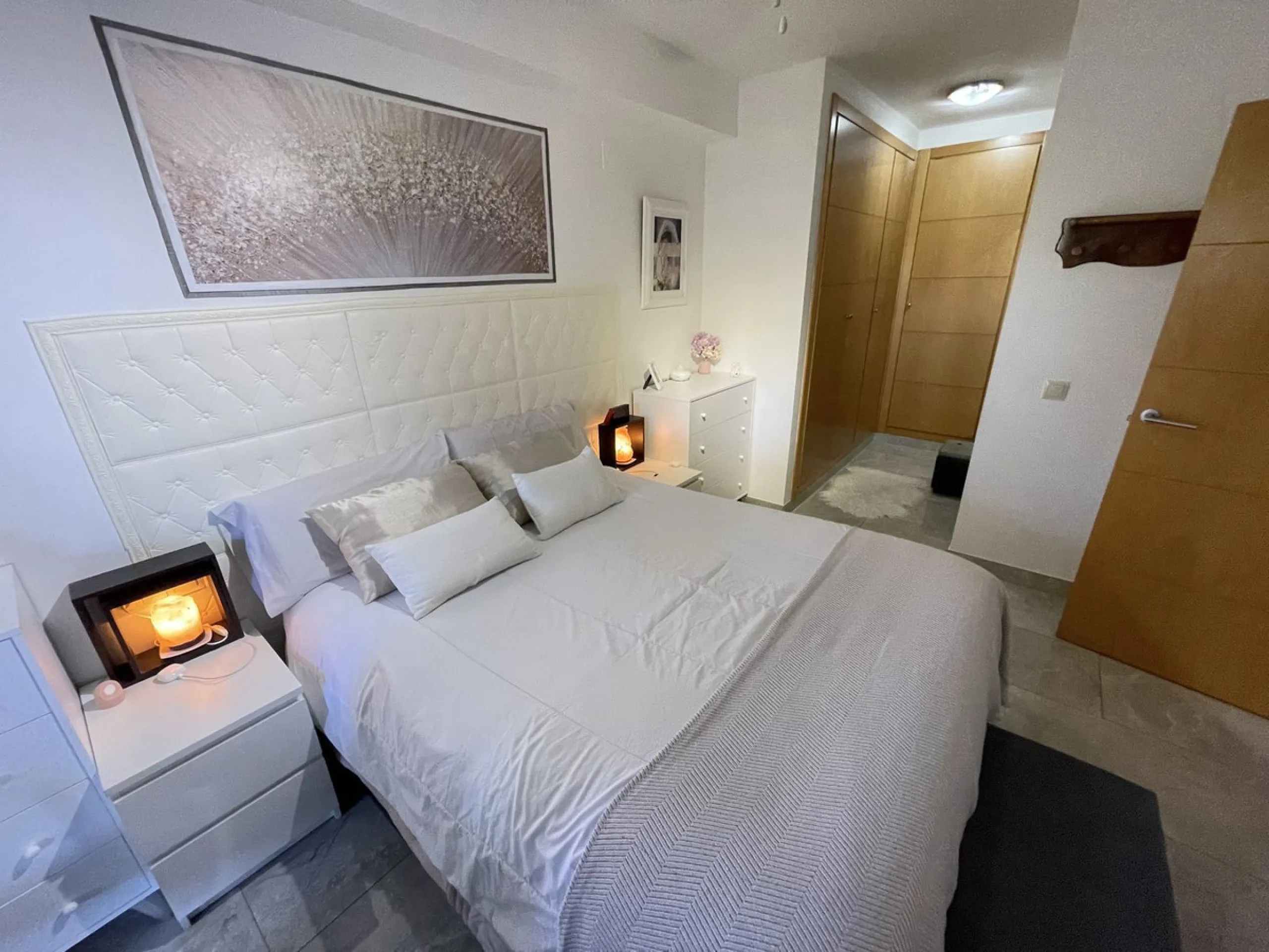 Komplett renovierte 3-Zimmer-Wohnung mit Panoramablick – La Cañada, Marbella