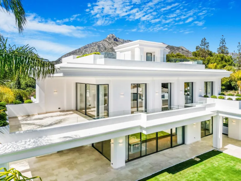New Luxury Villas with Sea Views in Lomas de Marbella Club