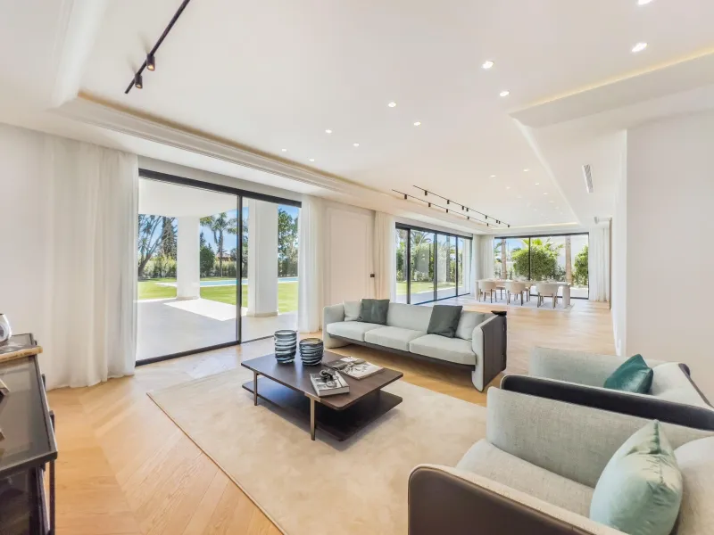 New Luxury Villas with Sea Views in Lomas de Marbella Club