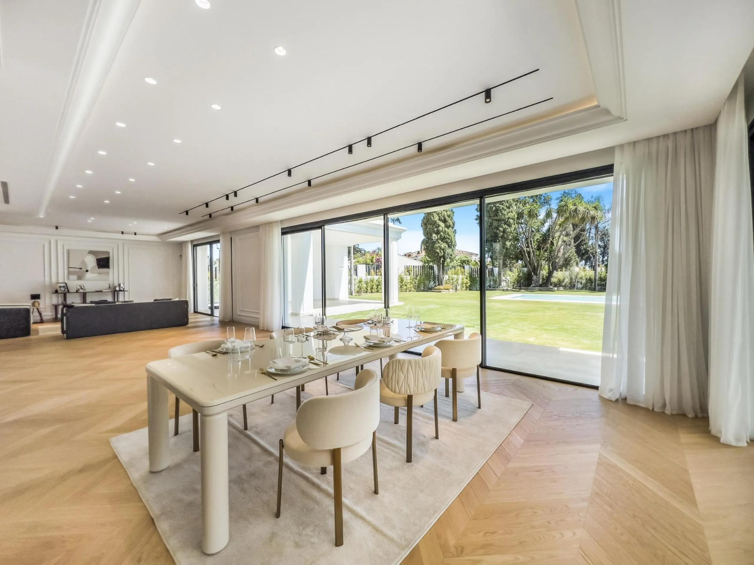 New Luxury Villas with Sea Views in Lomas de Marbella Club