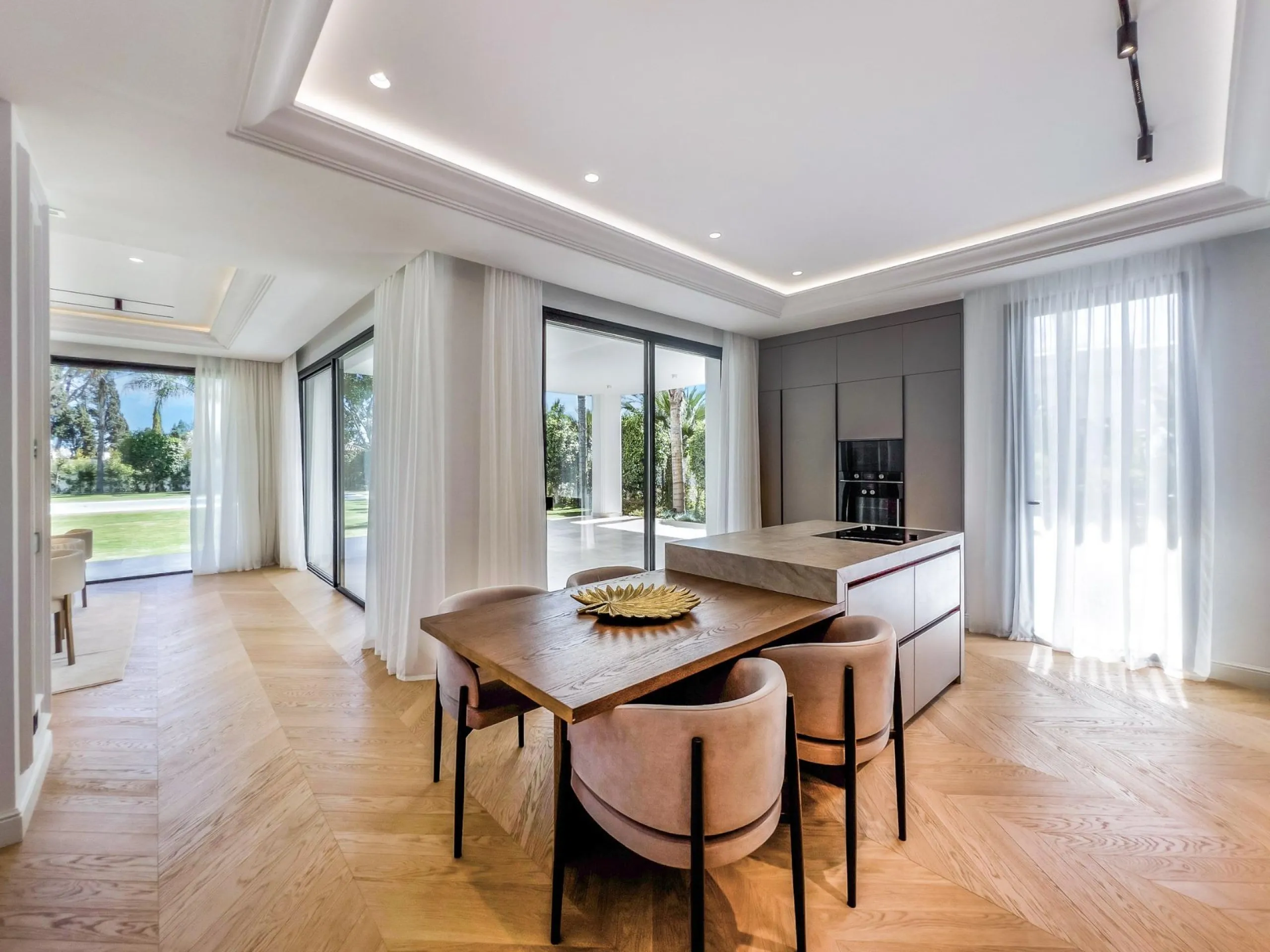New Luxury Villas with Sea Views in Lomas de Marbella Club