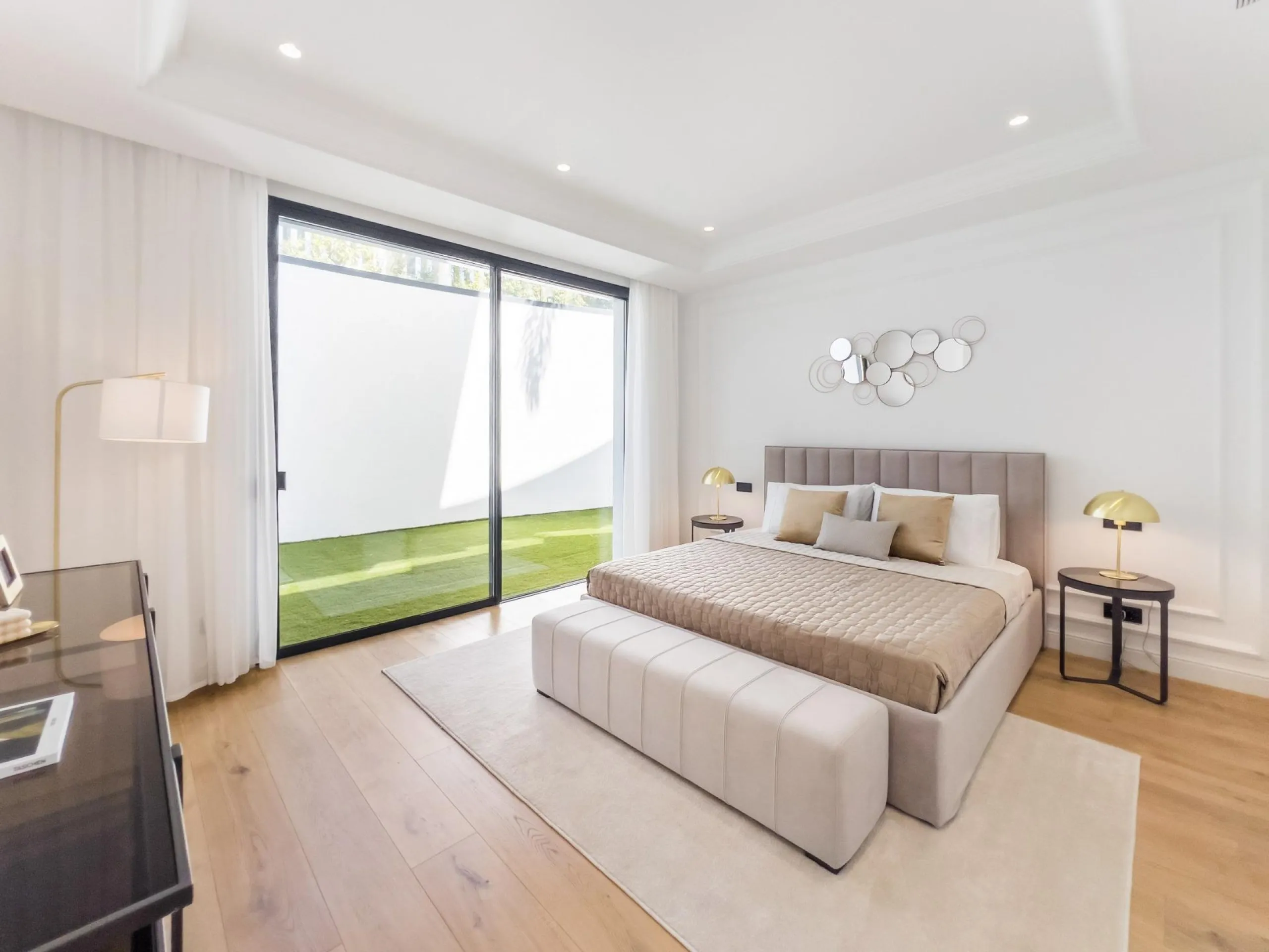 New Luxury Villas with Sea Views in Lomas de Marbella Club