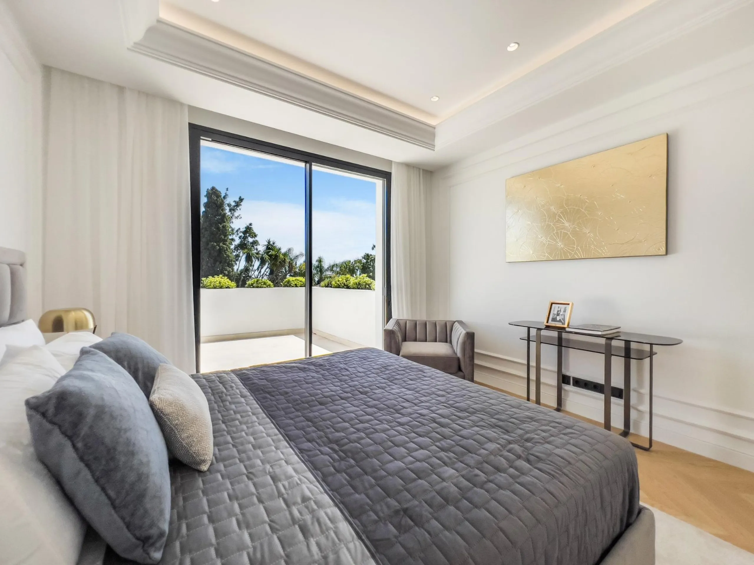 New Luxury Villas with Sea Views in Lomas de Marbella Club