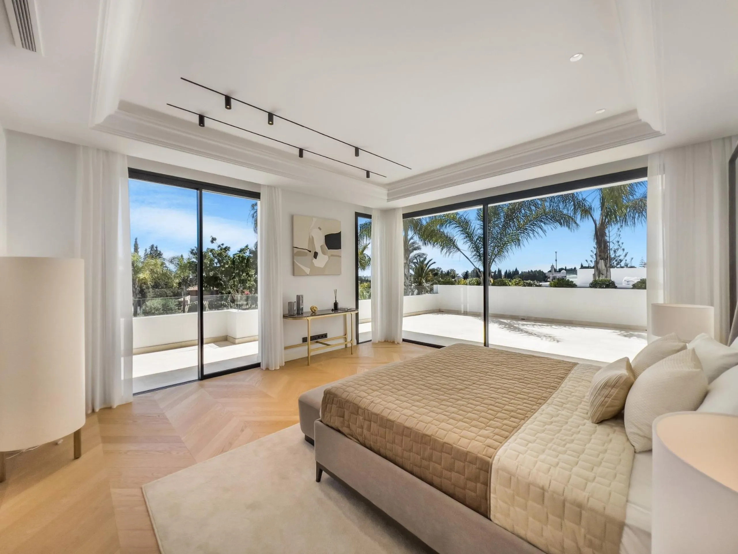 New Luxury Villas with Sea Views in Lomas de Marbella Club