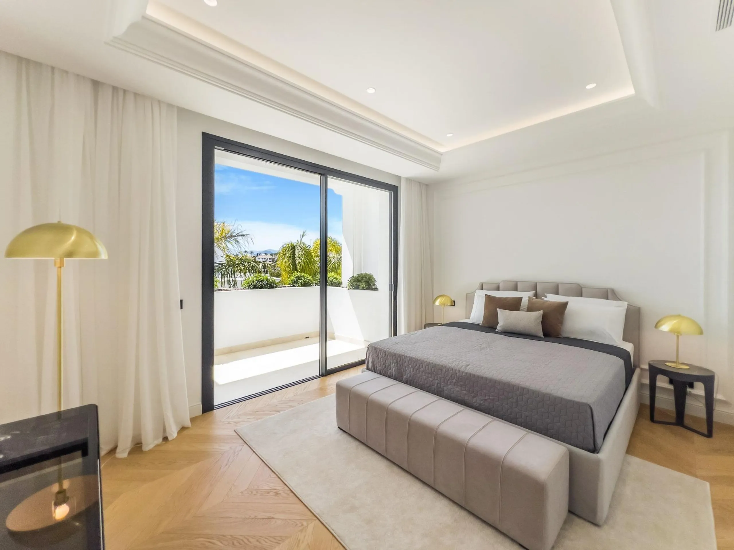 New Luxury Villas with Sea Views in Lomas de Marbella Club