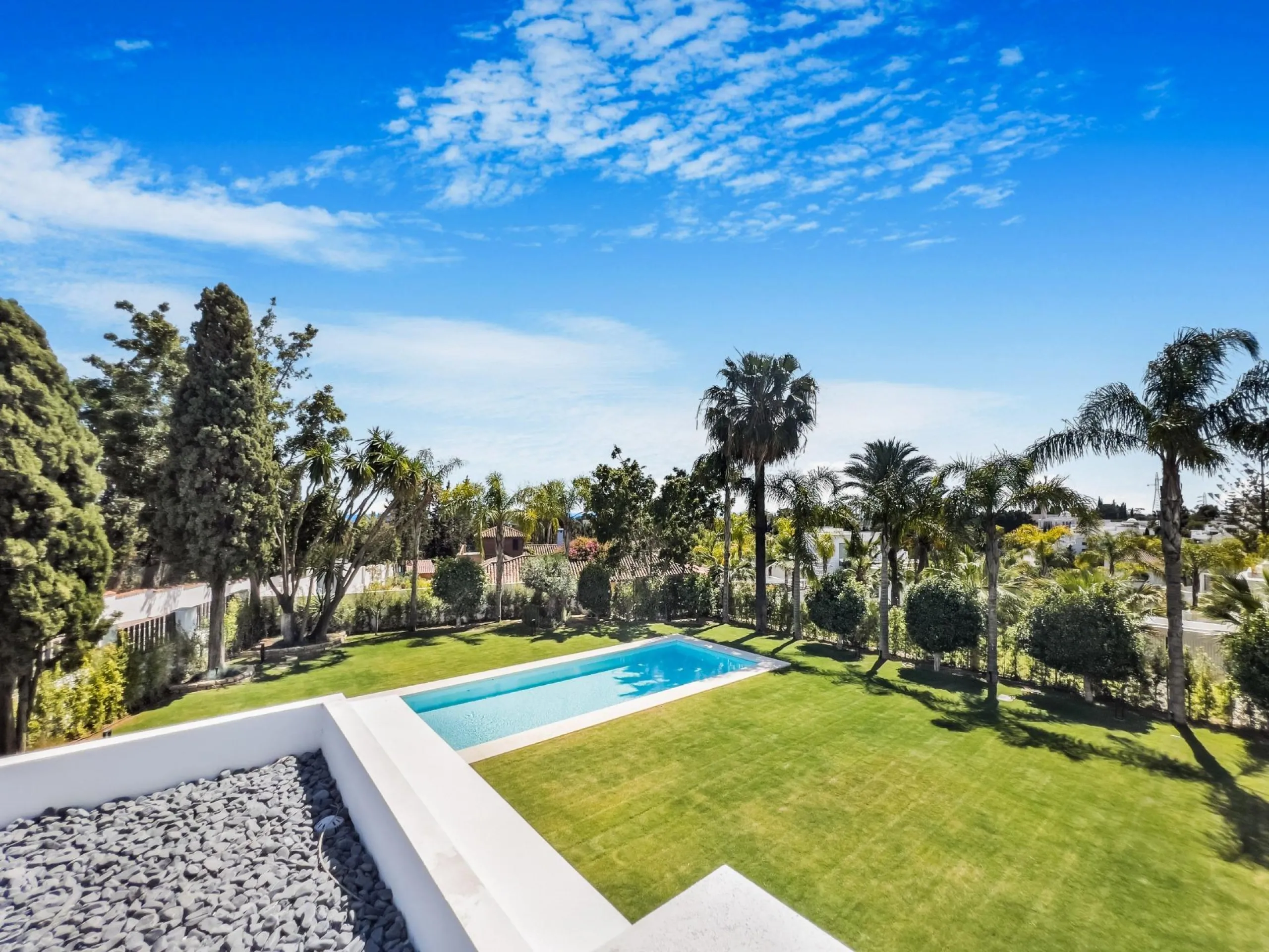 New Luxury Villas with Sea Views in Lomas de Marbella Club