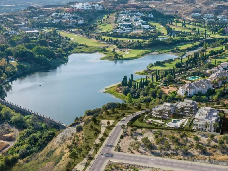 New Build Residential Complex Near Estepona& & Introducing an exceptional opportunity to own a luxurious residence within a modern development of 21 exclusive homes, perfectly poised amidst the stunning landscapes and favorable climate of the Costa 