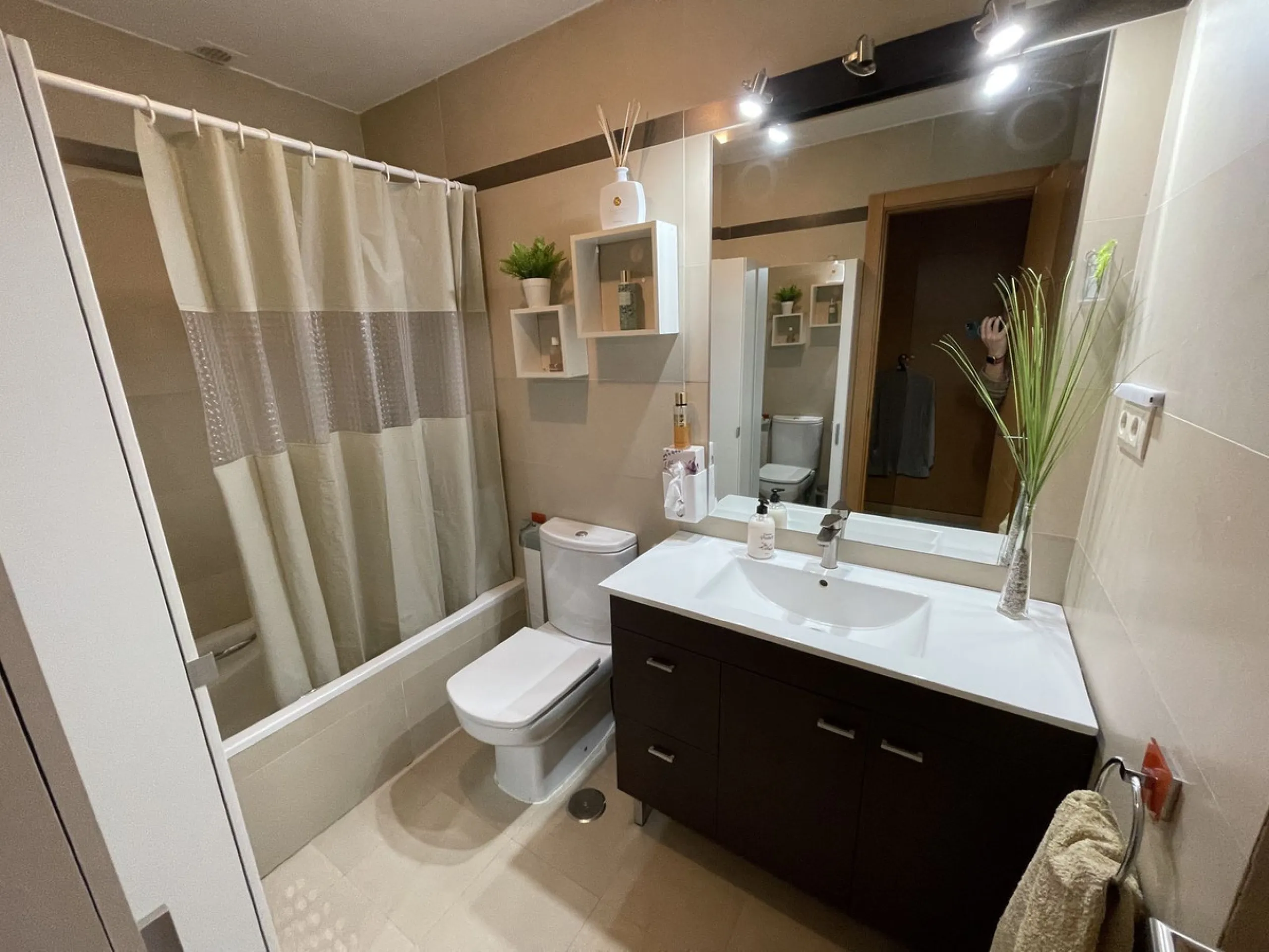 Komplett renovierte 3-Zimmer-Wohnung mit Panoramablick – La Cañada, Marbella