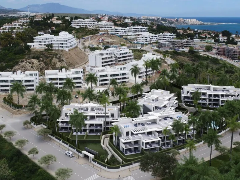 Modern Living in Estepona: Spacious Apartments with Sunny Terraces& & Your Ideal Home Awaits& & Welcome to your dream residence in Estepona, a charming coastal town known for its relaxed atmosphere and stunning natural beauty. This modern resi