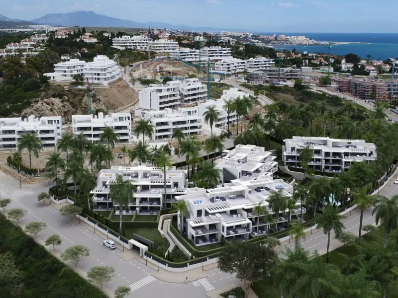 Modern Living in Estepona: Spacious Apartments with Sunny Terraces& & Your Ideal Home Awaits& & Welcome to your dream residence in Estepona, a charming coastal town known for its relaxed atmosphere and stunning natural beauty. This modern resi