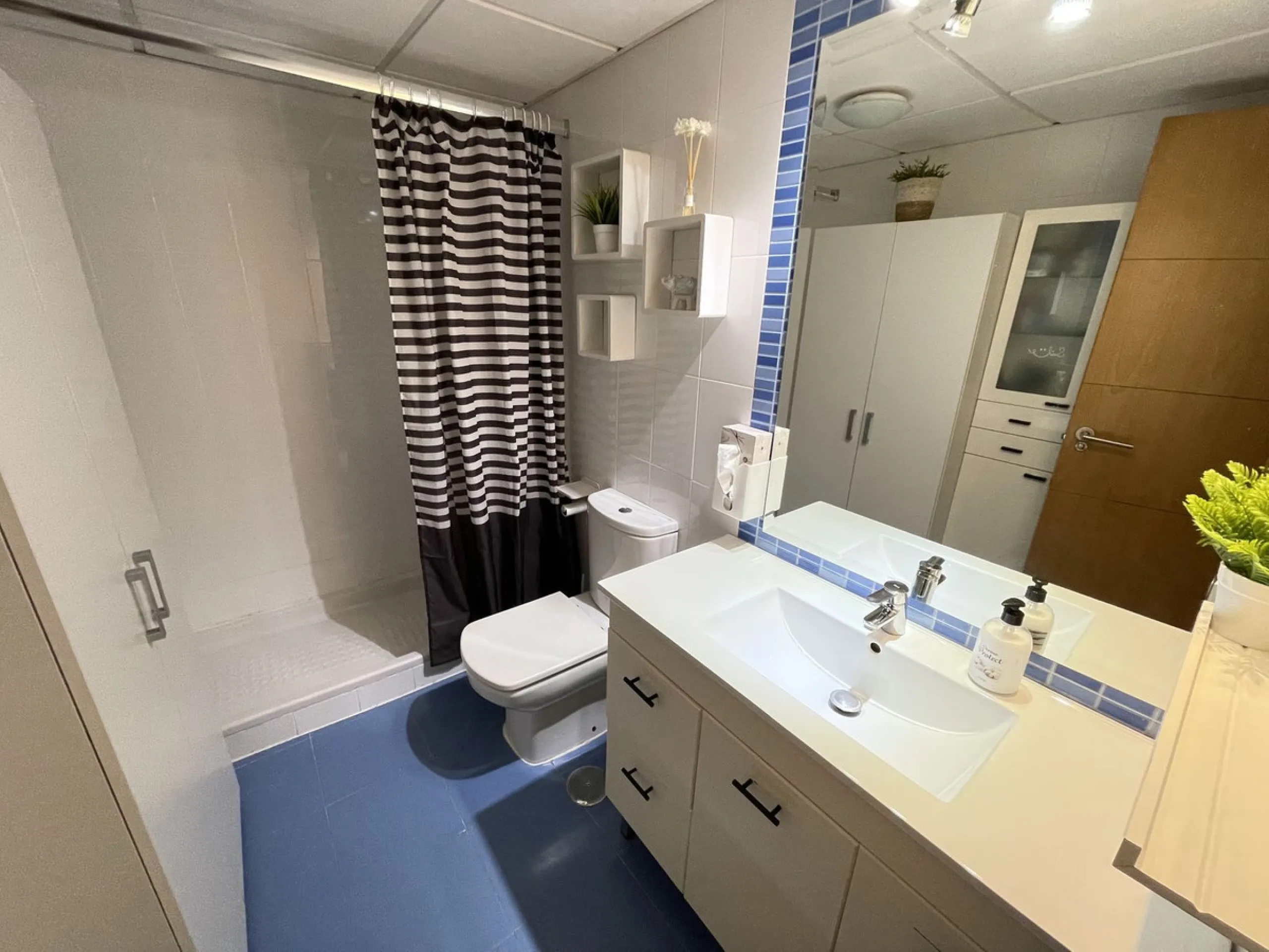 Komplett renovierte 3-Zimmer-Wohnung mit Panoramablick – La Cañada, Marbella