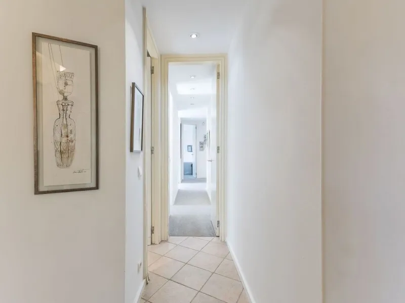 Villa elegante y privada con vistas al mar en entorno exclusivo en Castelldefels