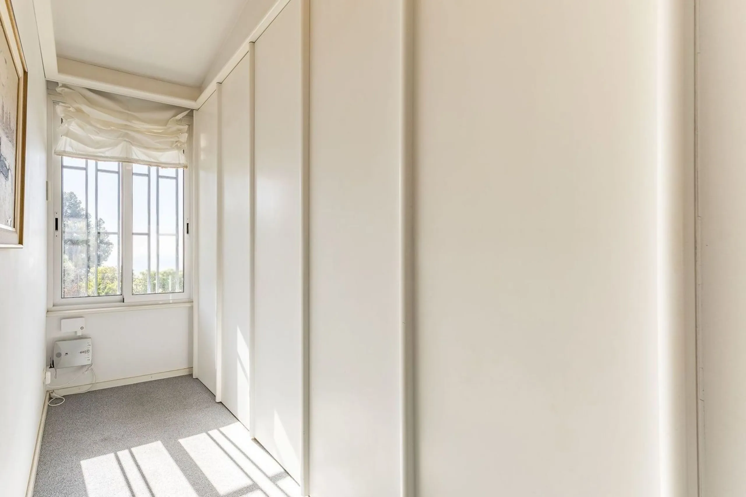 Villa elegante y privada con vistas al mar en entorno exclusivo en Castelldefels